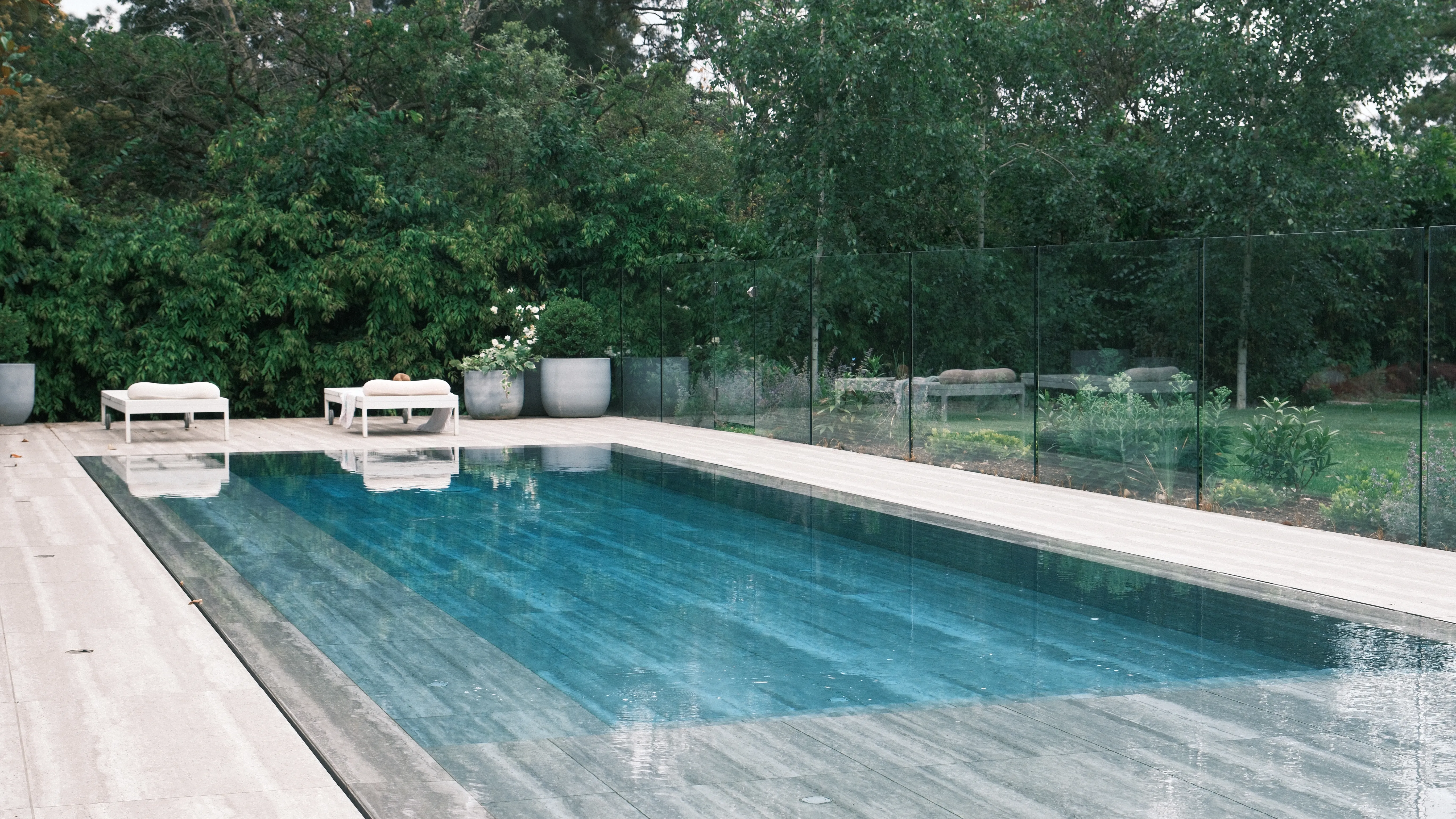 Swimming pool bricks